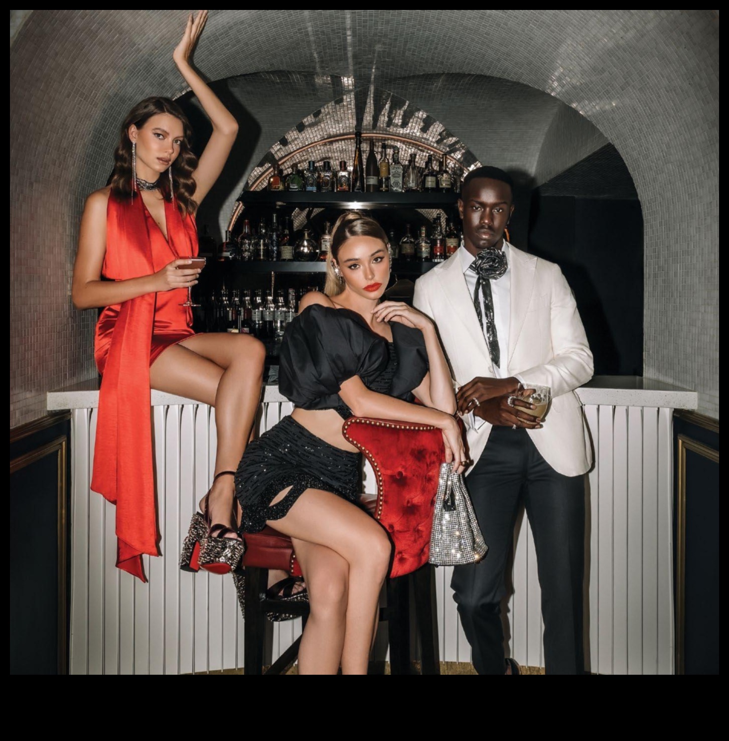 Cocktail Hour Glam ballīšu tērpi, kas apvieno klasi un Sass 5 Cocktail Hour Glam: ballīšu tērpi, kas apvieno klasi un saspēli