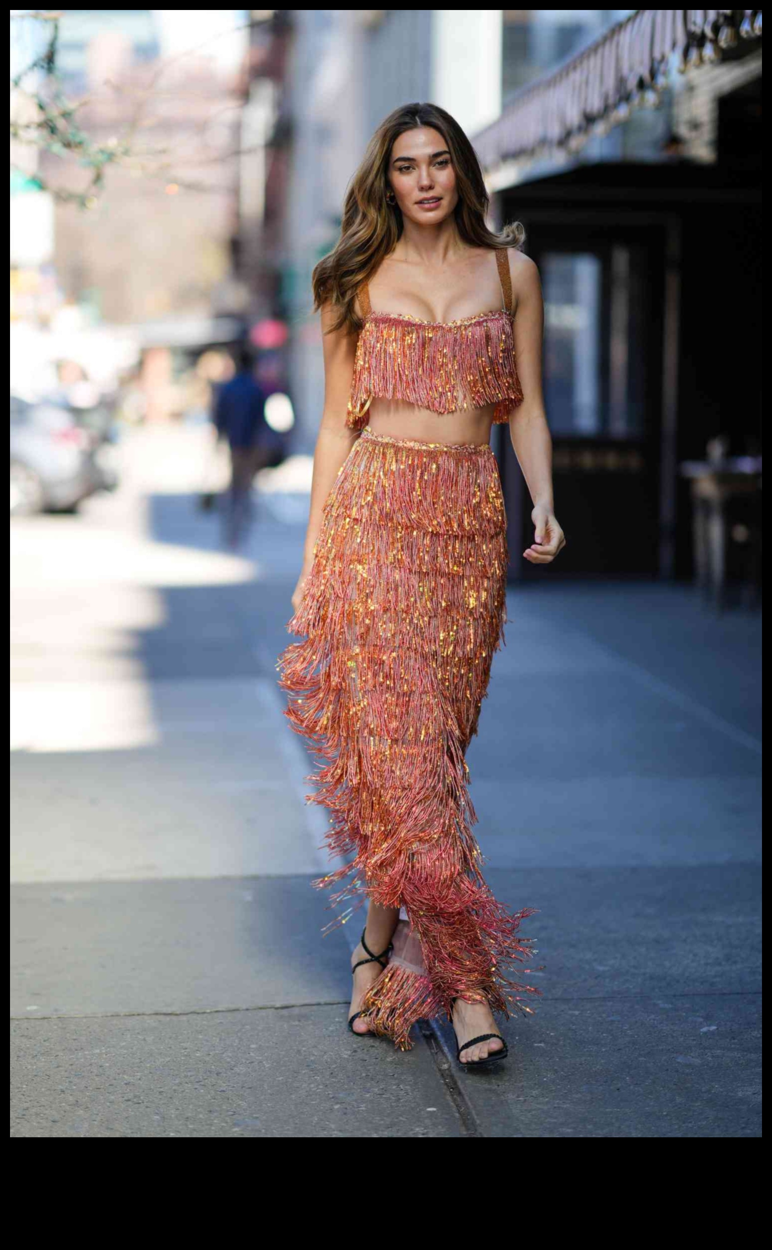 Naktsklubs Couture: moderni ballīšu tērpi drosmīgajiem