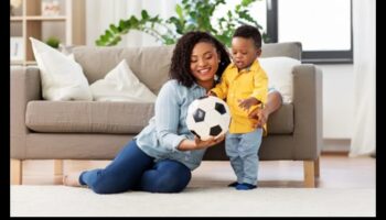 Priecīgi lēcieni: aktīva spēle mazuļa fiziskajai veselībai